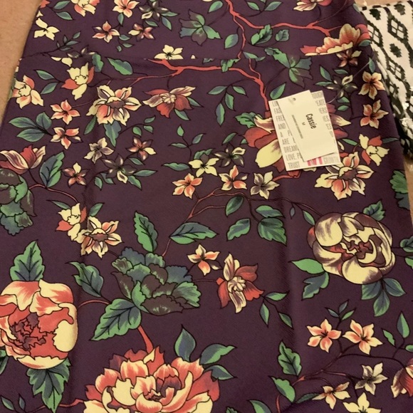 Lot of 2 lularoe cassie skirts , new med - Picture 2 of 2